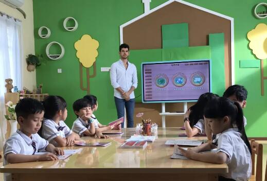 皓麗幼教培訓(xùn)一體機(jī)，送給老師和孩子們無(wú)塵好課堂